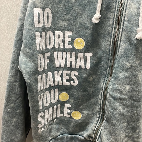Women’s Smiley World zip up sweater size small - Picture 2 of 4